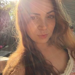 Meet your Posher, Kayla